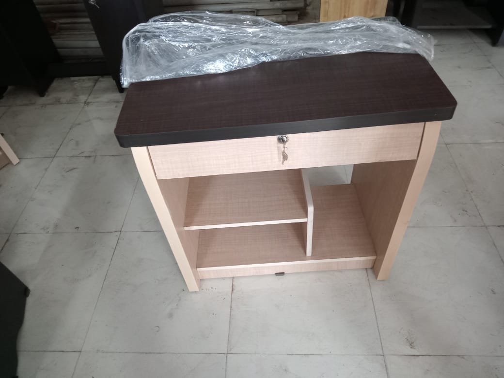 CORNER COMPUTER TABLE2